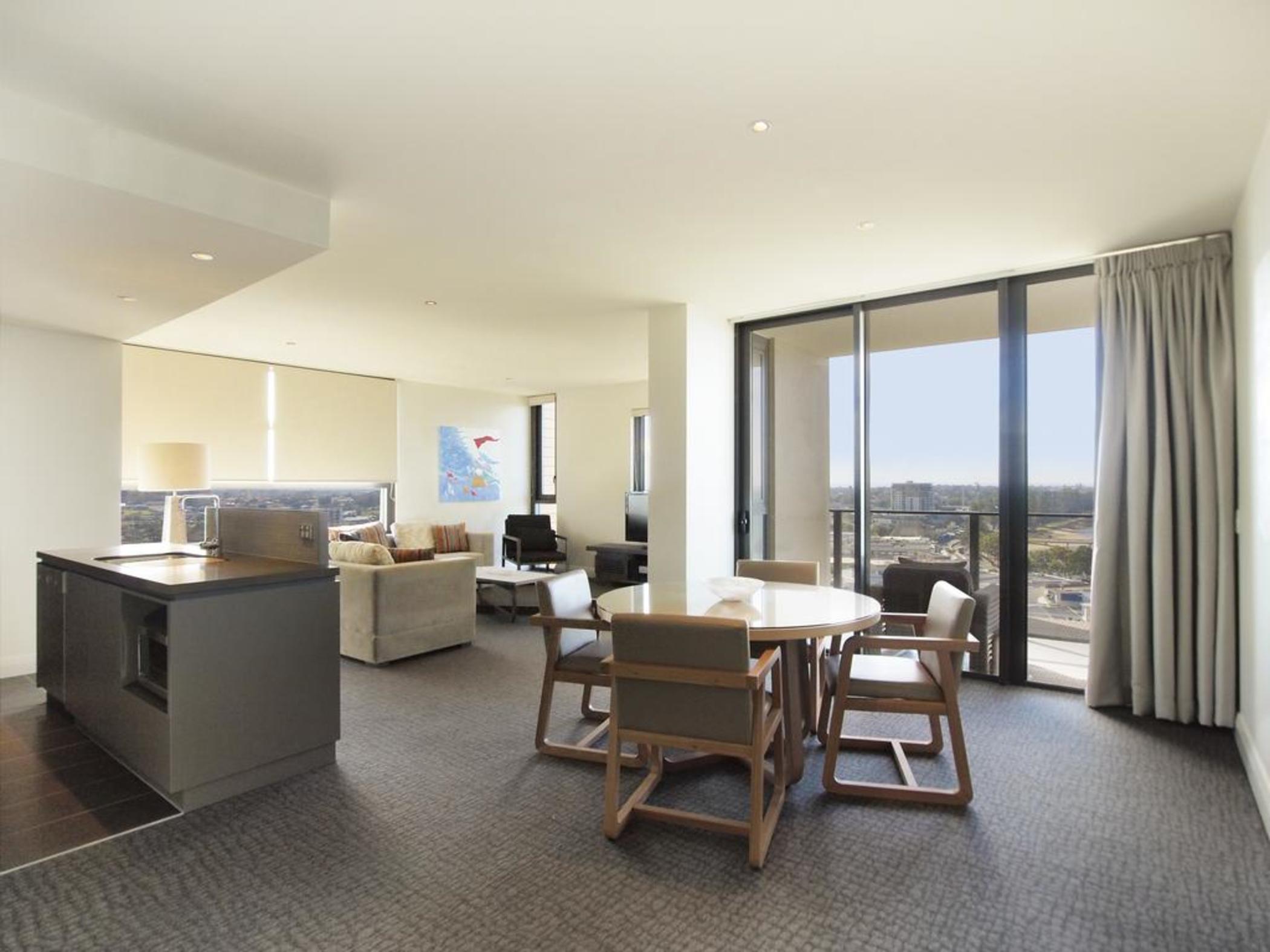 Oaks Redcliffe Mon Komo Suites Exterior foto